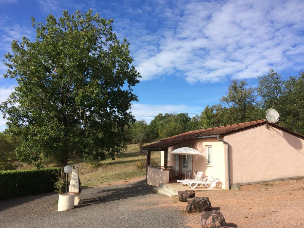Les Sentiers Du Causse Hotell Lentillac du Causse Exteriör bild