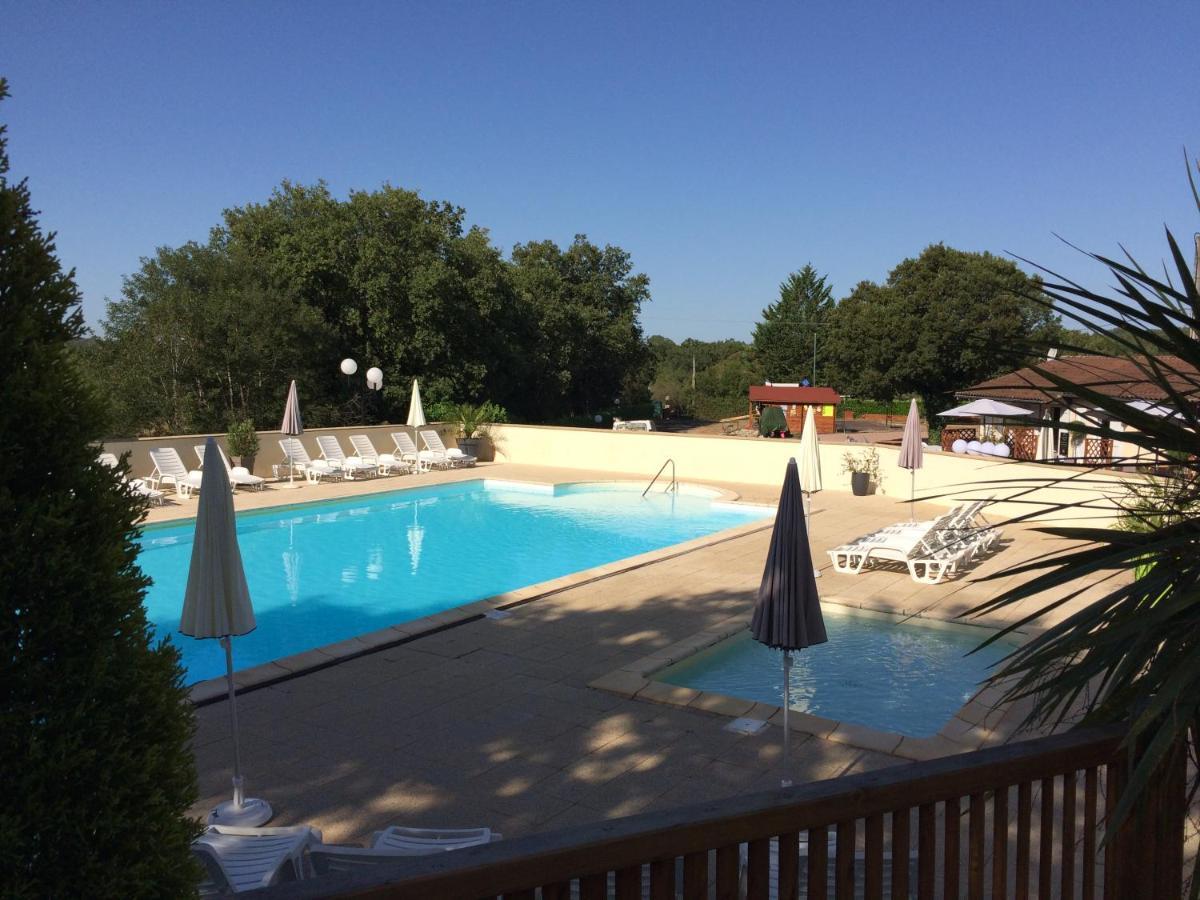 Les Sentiers Du Causse Hotell Lentillac du Causse Exteriör bild