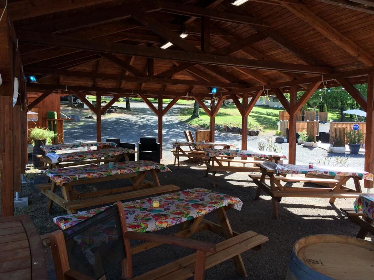 Les Sentiers Du Causse Hotell Lentillac du Causse Exteriör bild